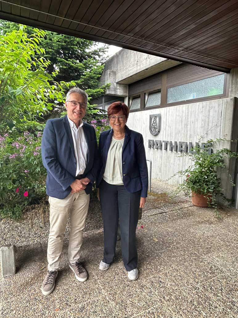 Dr. Inge Gräßle mit Durlangens Bürgermeister